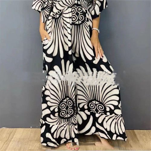 V-neck Printed High Waist Plus Size Women's Jumpsuit - Image 3